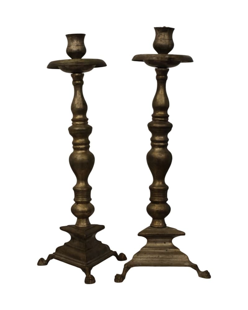 Pareja de Candeleros del Siglo XIX en Bronce