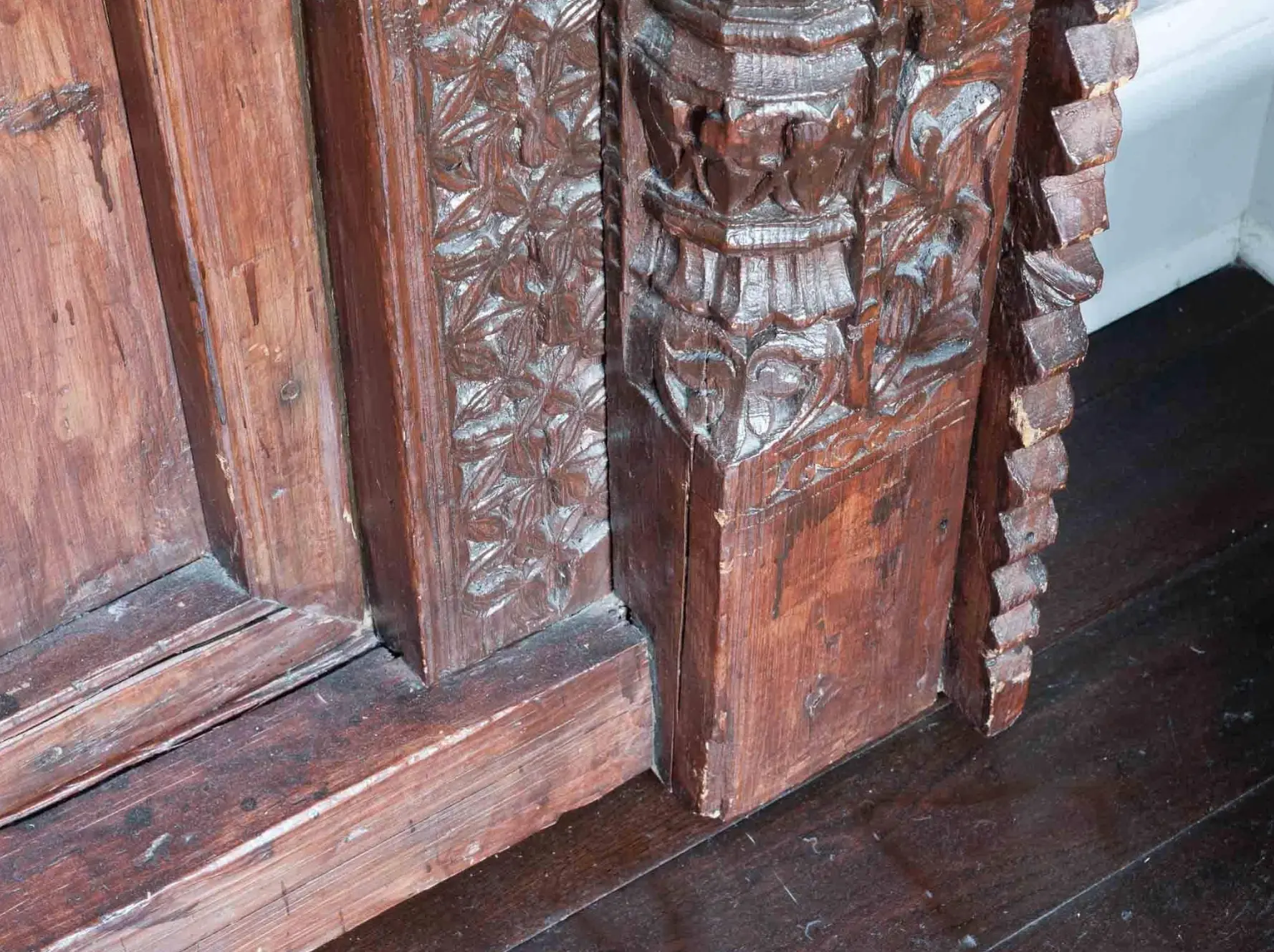 Marco y Puertas Indo-Coloniales Talladas, Siglo XIX, Puertas Nobles de la India, Siglo XIX · vista 7/9