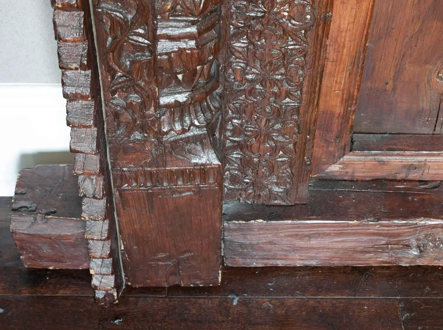 Marco y Puertas Indo-Coloniales Talladas, Siglo XIX, Puertas Nobles de la India, Siglo XIX · vista 9/9