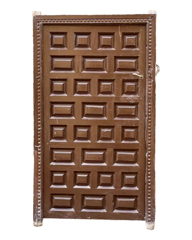 Puerta castellana panelada en madera maciza