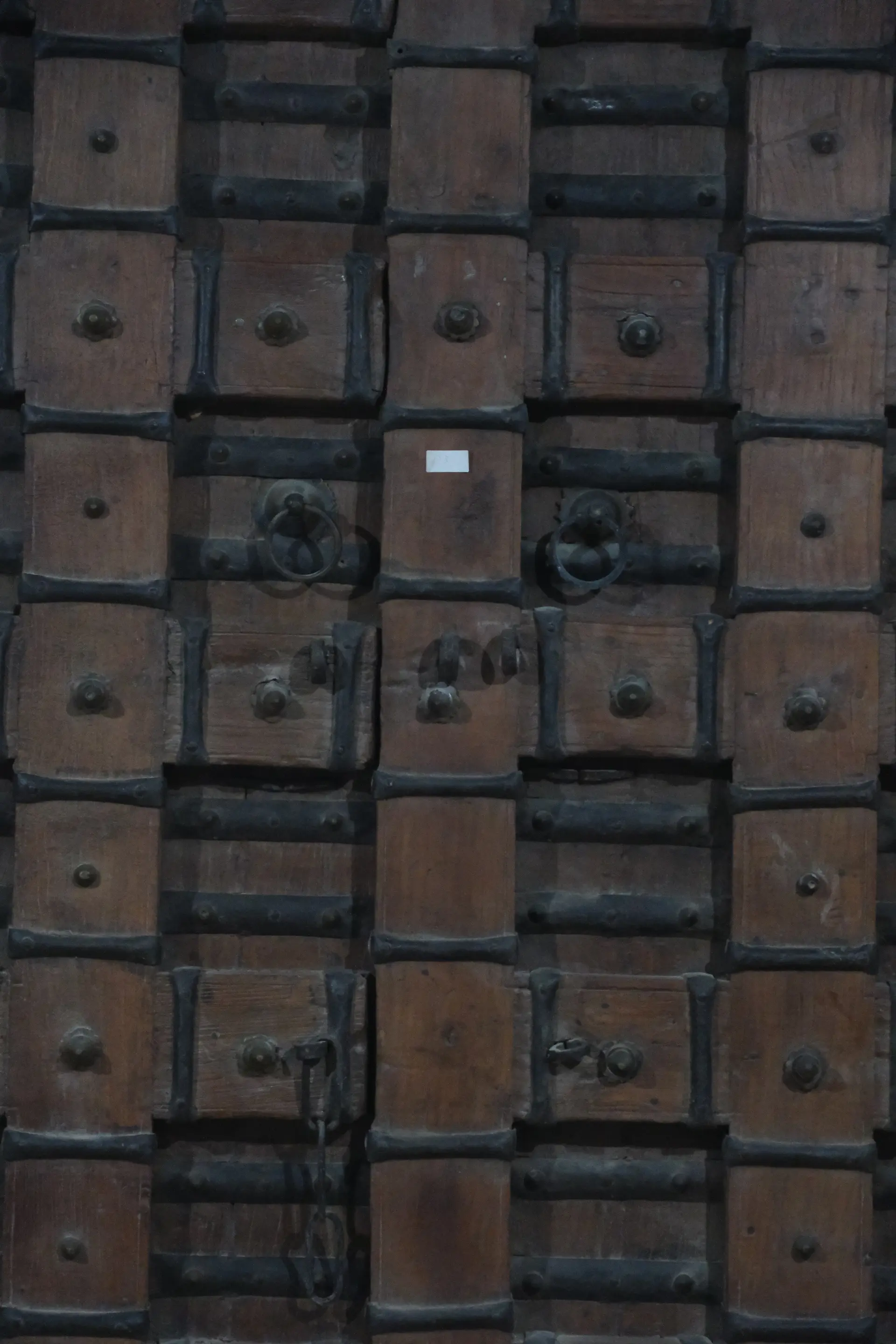 Porton de un Templo del norte de la India, Siglo XIX, Puertas Nobles de la India, Siglo XIX · vista 3/10