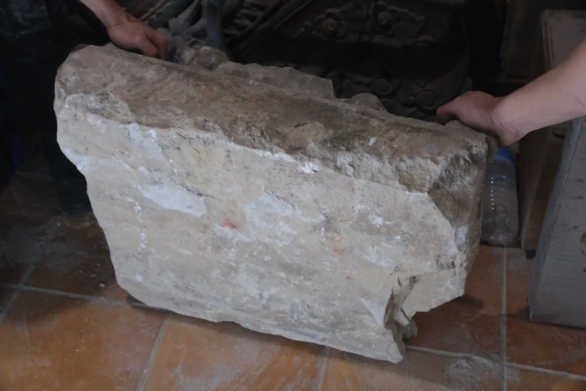 Escudo de Piedra Caliza, Siglo XVIII, Arte y Pintura · vista 8/8