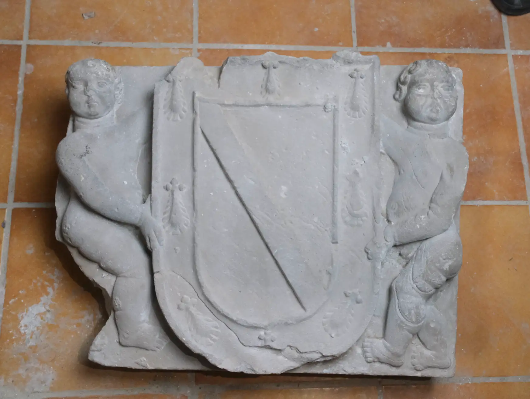 Escudo de Piedra Caliza, Siglo XVIII