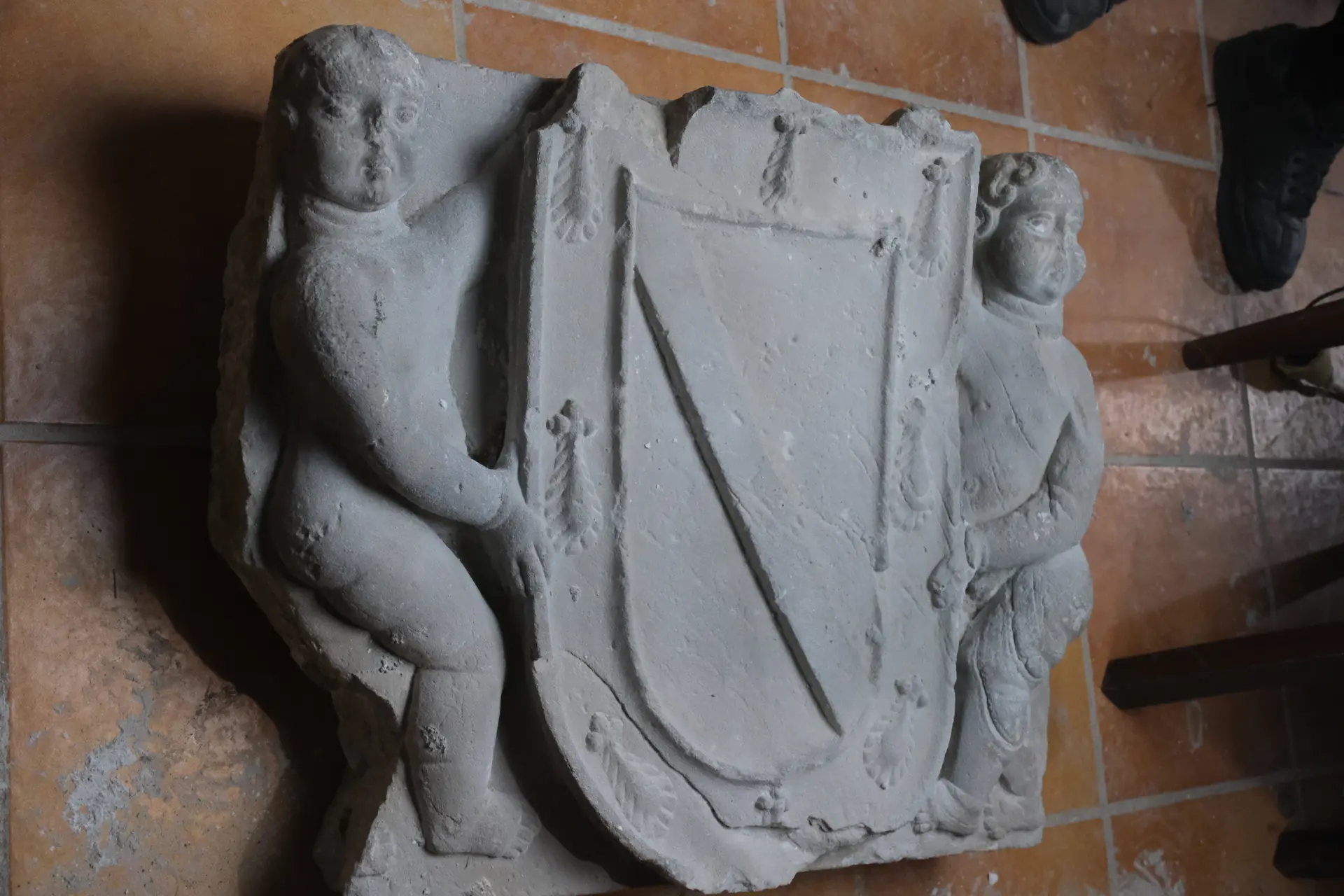 Escudo de Piedra Caliza, Siglo XVIII, Arte y Pintura · vista 6/8