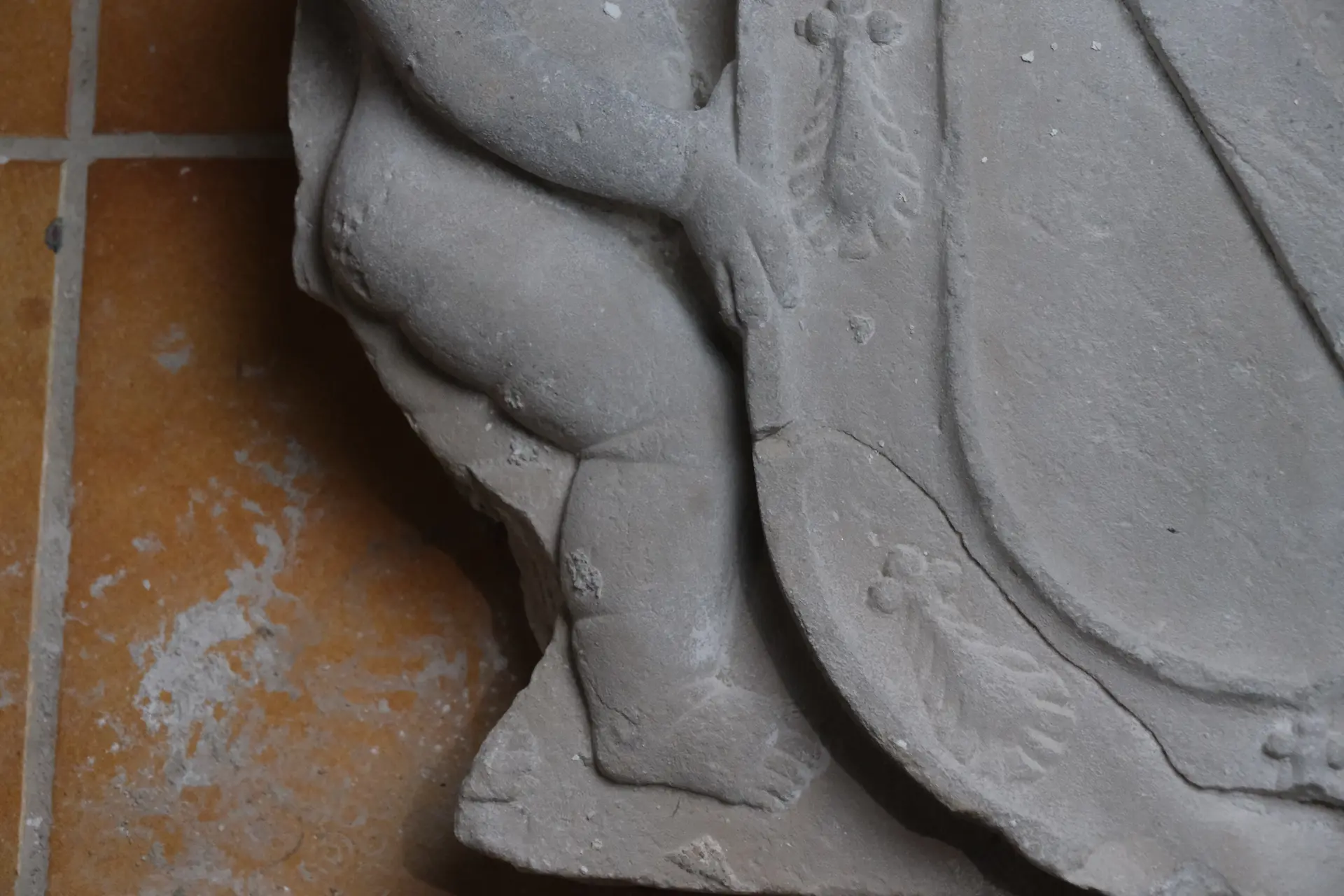 Escudo de Piedra Caliza, Siglo XVIII, Arte y Pintura · vista 5/8