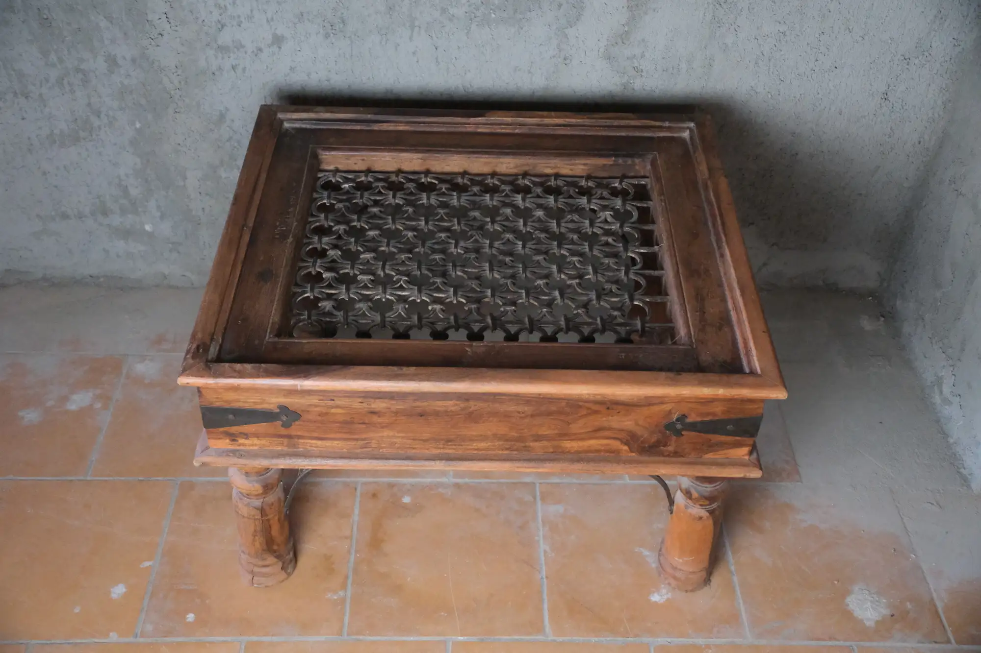 Mesa de Centro, Antigua Reja India
