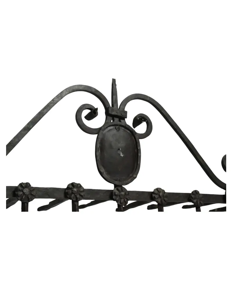 Reja de Hierro Forjado del Siglo XVIII con Copete Decorativo, Herrería y Metal, Siglo XVIII · vista 8/12