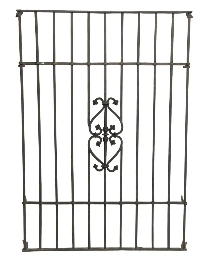 Reja de Hierro del Siglo XVIII con Elemento Decorativo