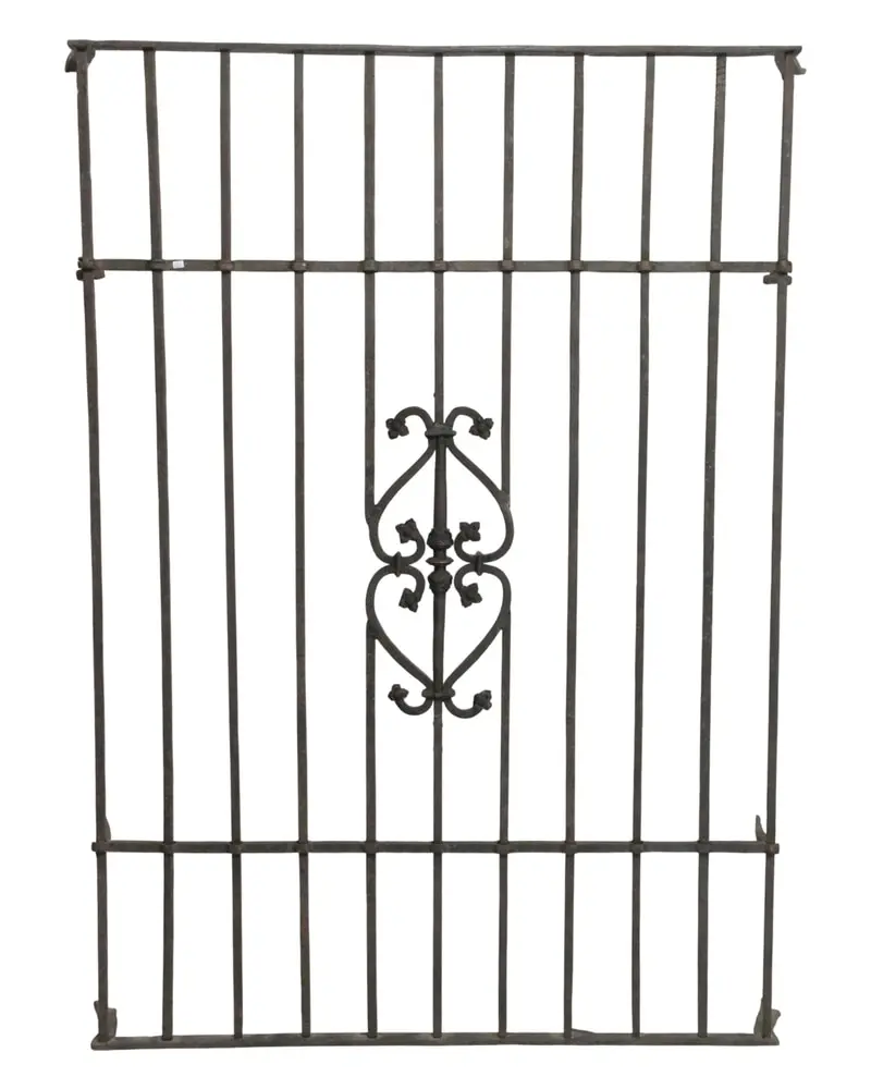 Reja de Hierro del Siglo XVIII con Elemento Decorativo, Herrería y Metal, Siglo XVIII