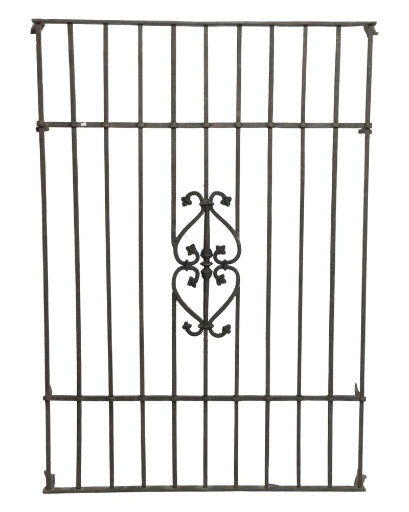 Reja de Hierro del Siglo XVIII con Elemento Decorativo, Herrería y Metal, Siglo XVIII