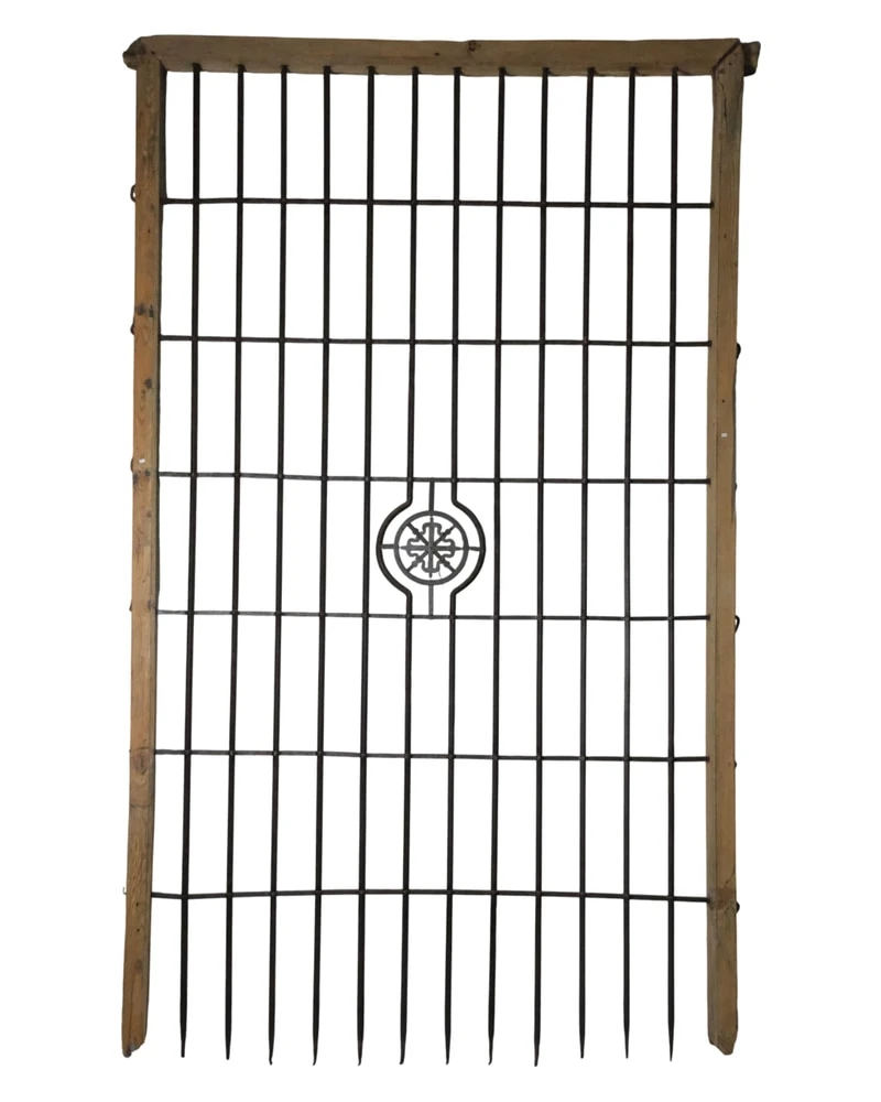 Reja de la Cruz de Caravaca del Siglo XVIII en Madera y Hierro, Herrería y Metal, Siglo XVIII