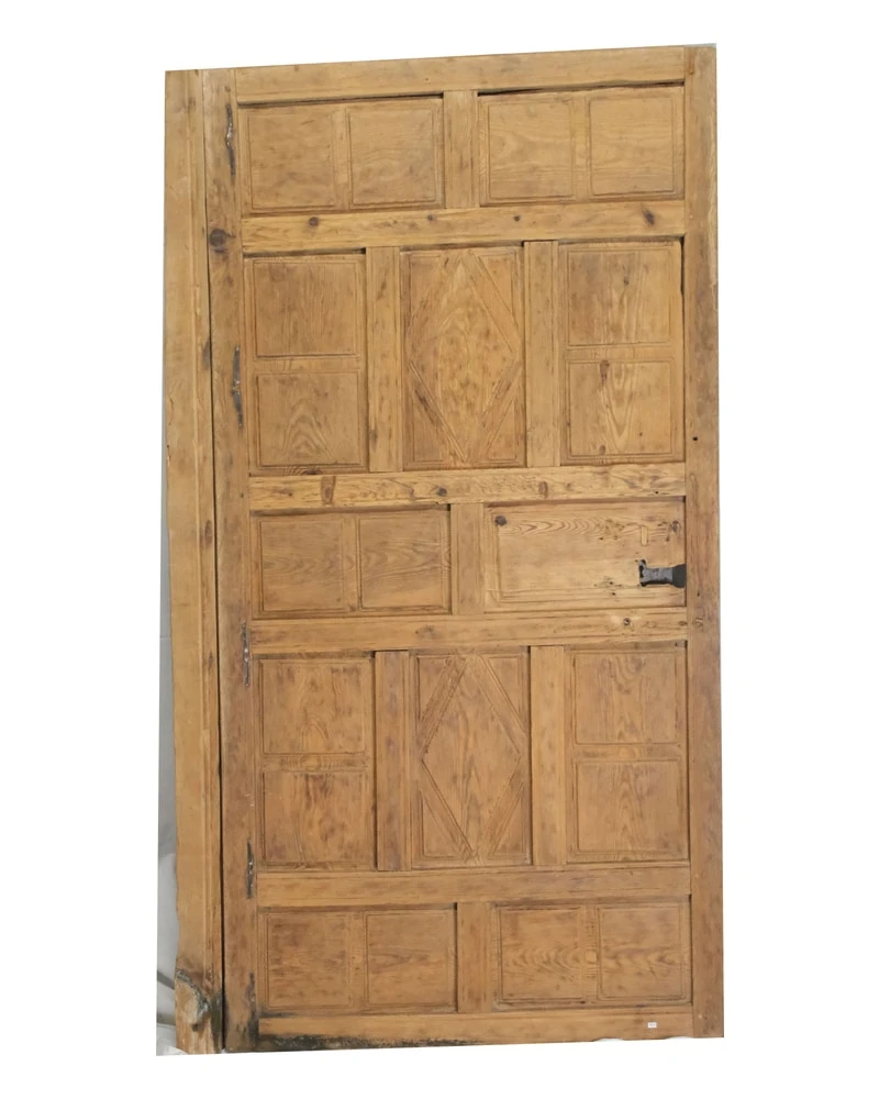 Puerta de Cuarterones del Siglo XVIII en Pino, Puertas y Arquitectónico, Siglo XVIII