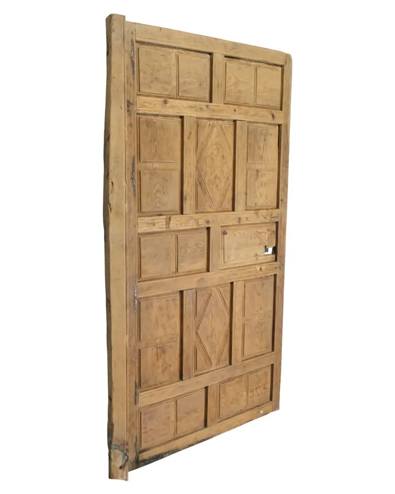 Puerta de Cuarterones del Siglo XVIII en Pino, Puertas y Arquitectónico, Siglo XVIII · vista 2/12