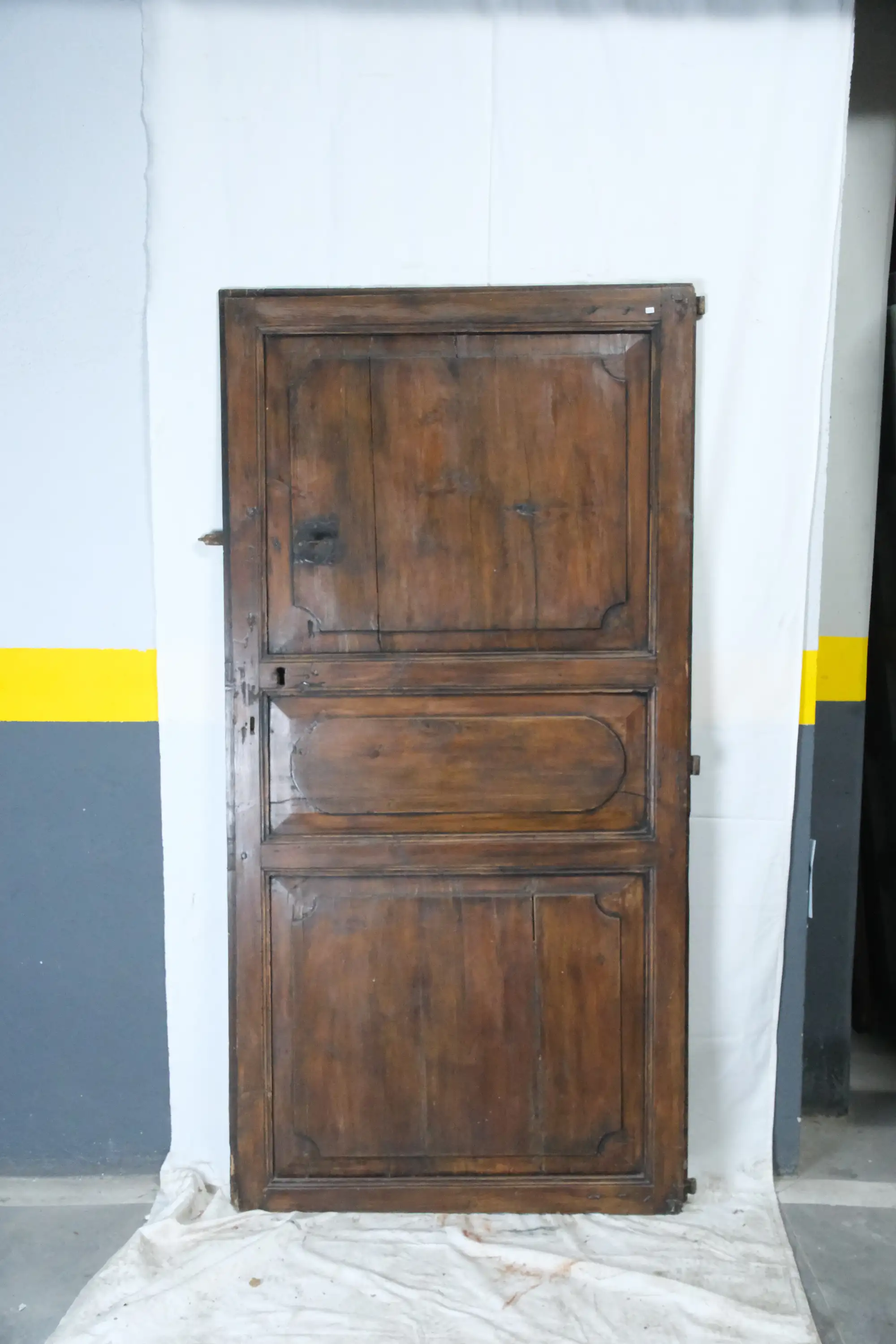 Puerta de Pino del Siglo XVIII con Tres Cuarterones