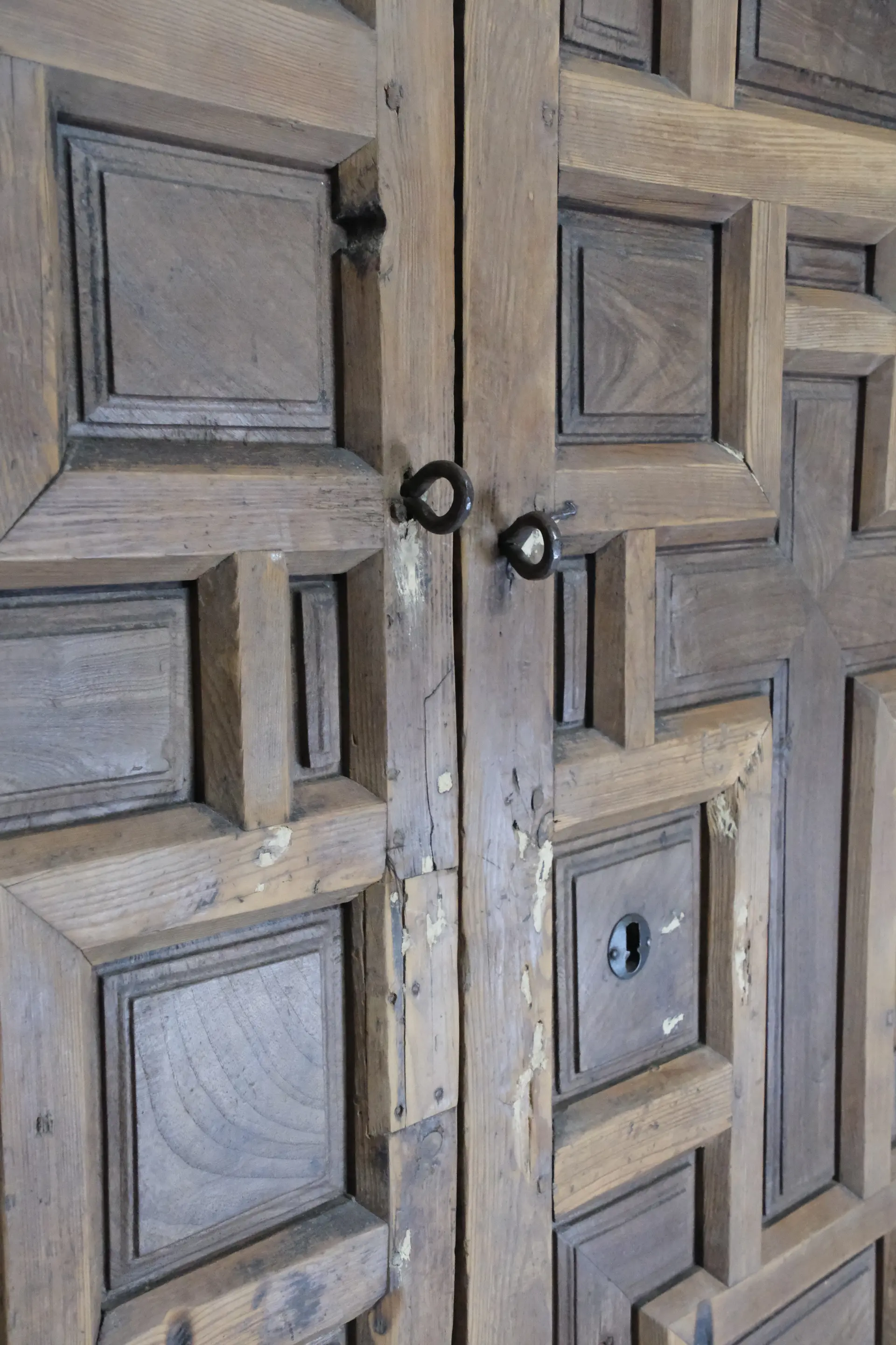 Puerta Castellana, Siglo XVII de Cuarterones con Cruz Central, Puertas y Arquitectónico, Siglo XVIII · vista 6/14