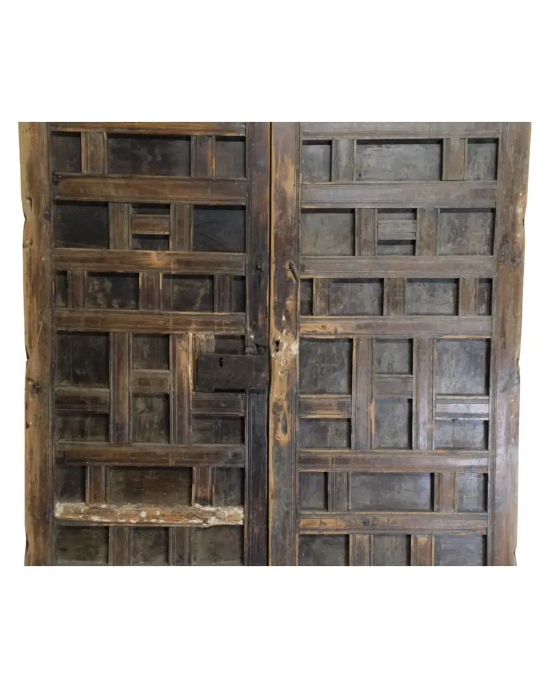 Puerta Castellana, Siglo XVII de Cuarterones con Cruz Central, Puertas y Arquitectónico, Siglo XVIII · vista 11/14