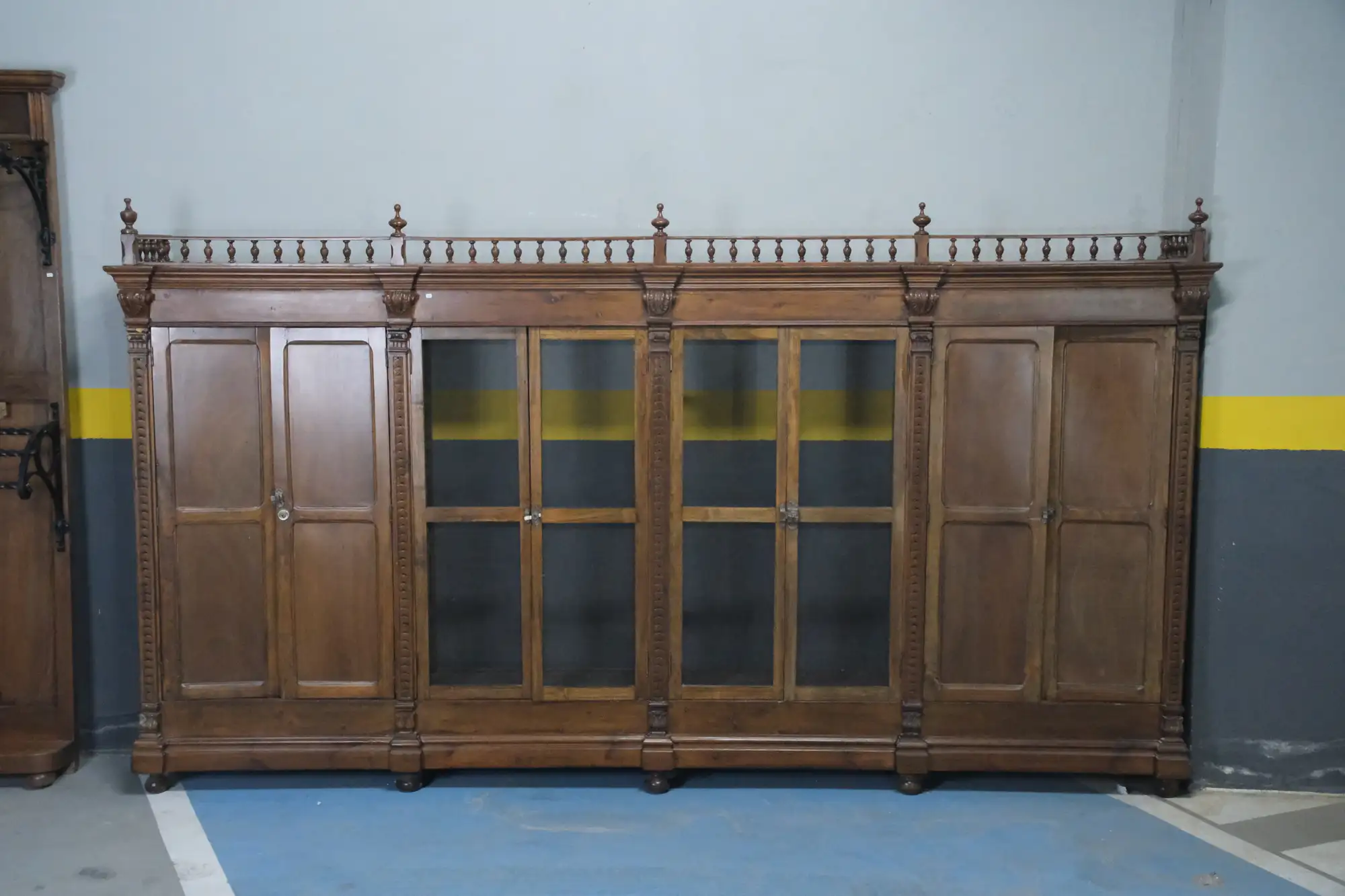 Mueble de Farmacia del Siglo XIX
