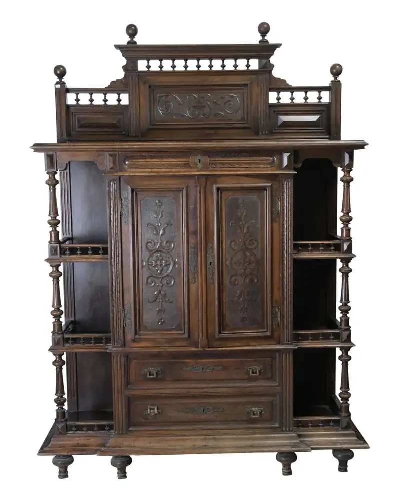 Aparador del Siglo XIX en Madera de Nogal
