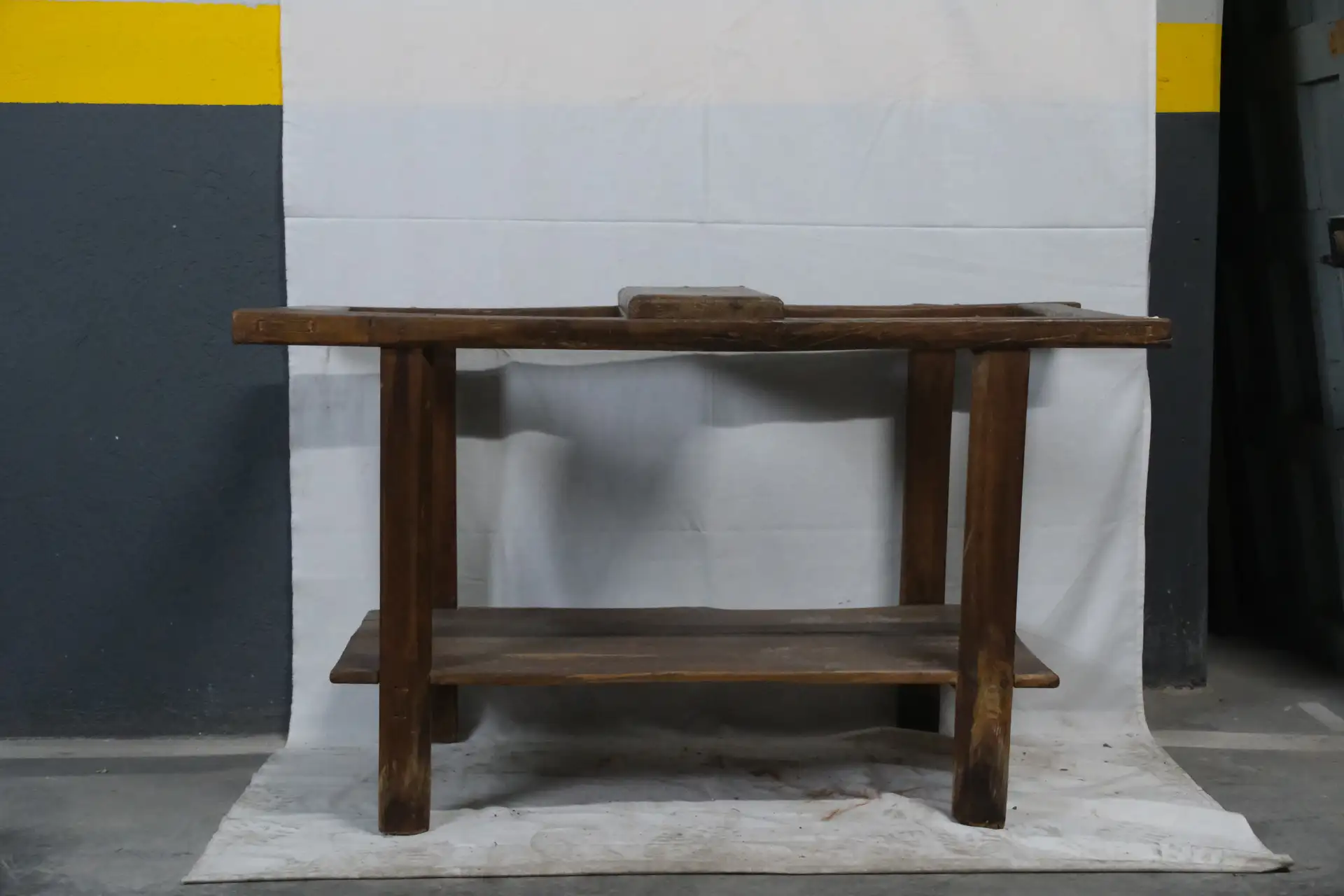 Cantarera Doble del Siglo XX en Madera Oscura