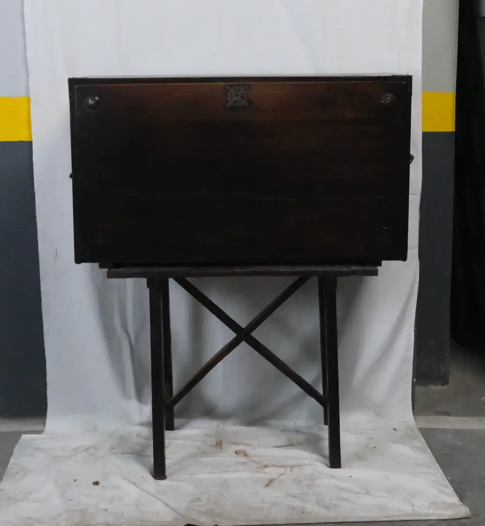 Bargueño del Siglo XIX de Cuenca con Mesa Soporte