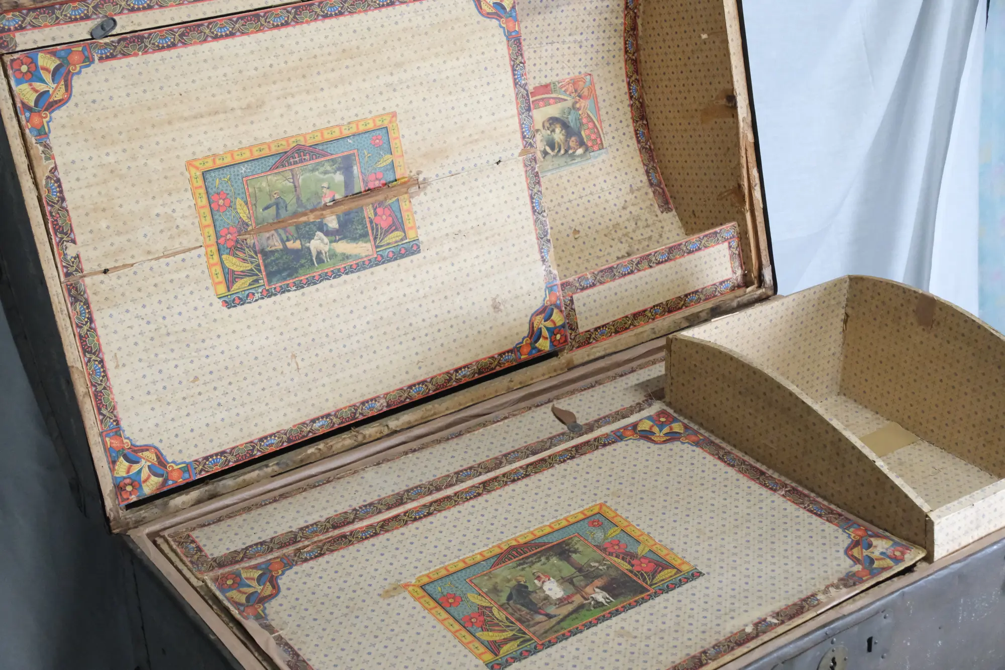 19th Century Travel Trunk with Domed Lid in Madrid - 10/14