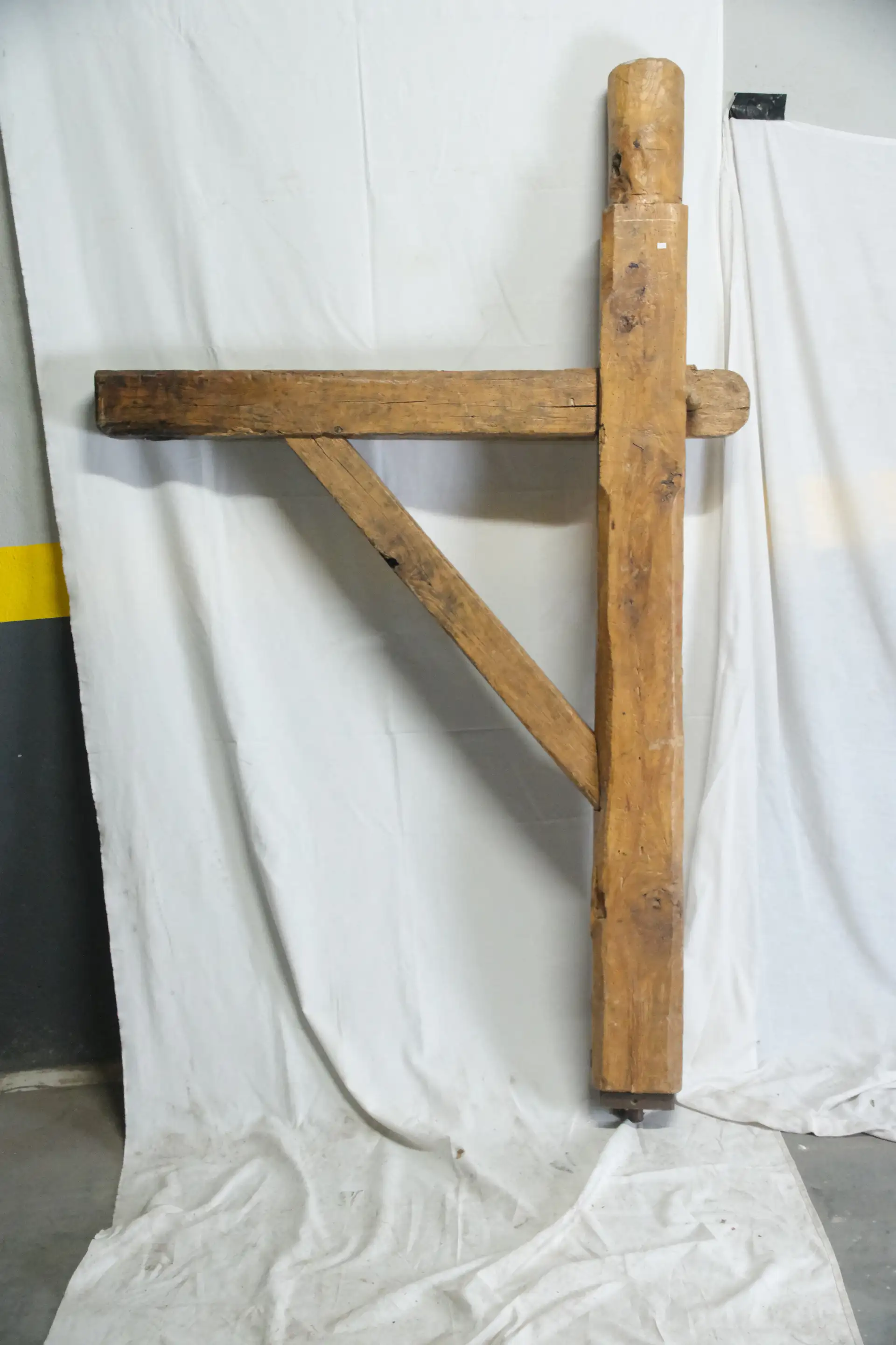 Torno de Molino del Siglo XVIII de Muriel en Madera