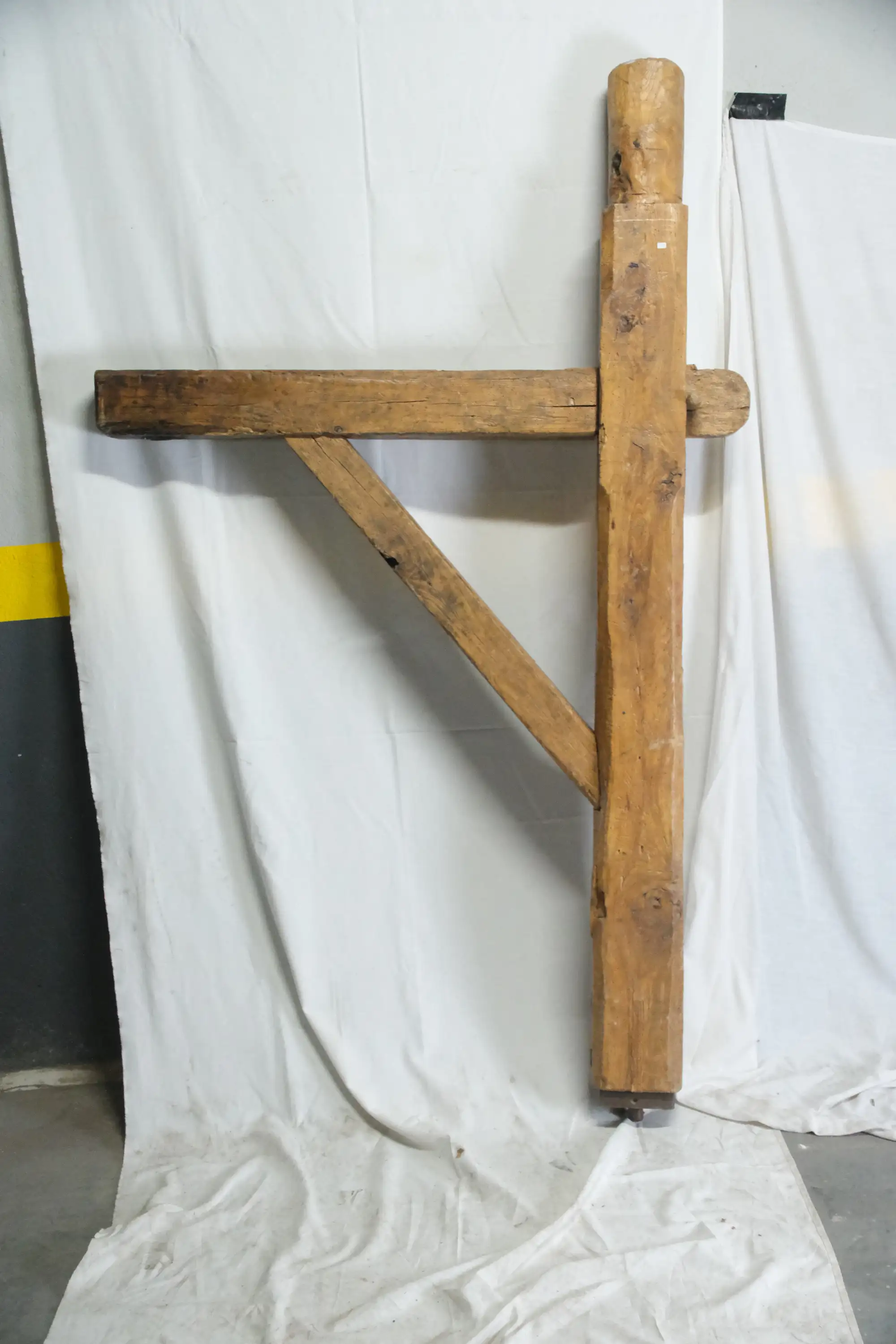 Torno de Molino del Siglo XVIII de Muriel en Madera