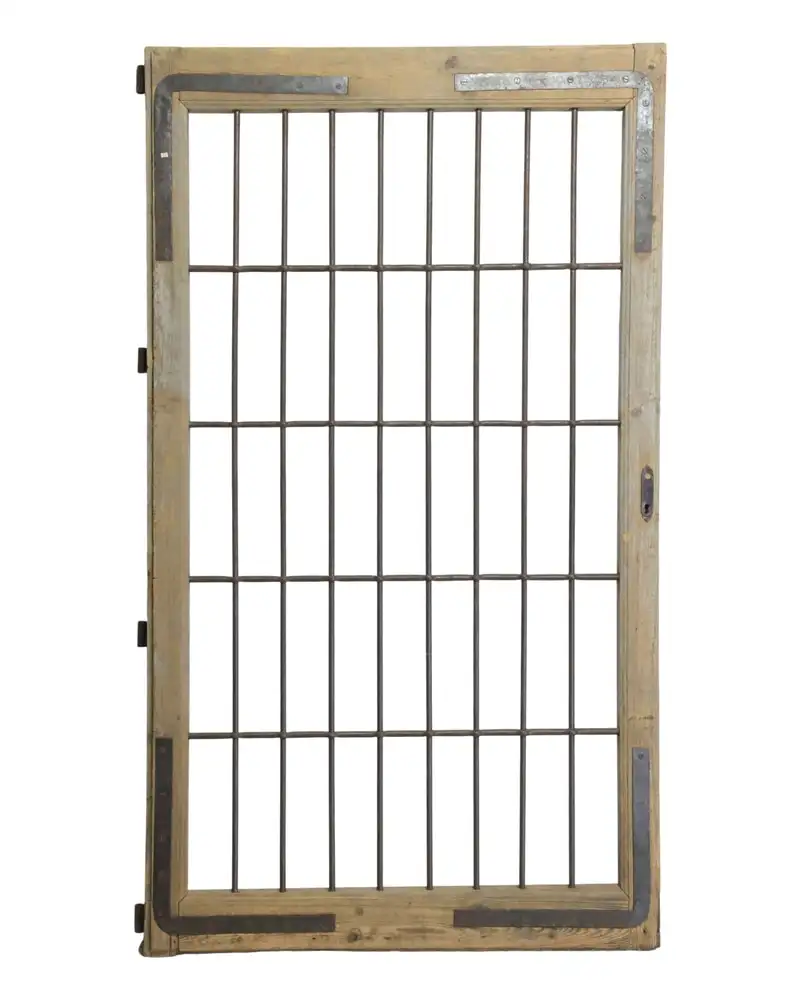Portón con Reja del Siglo XIX