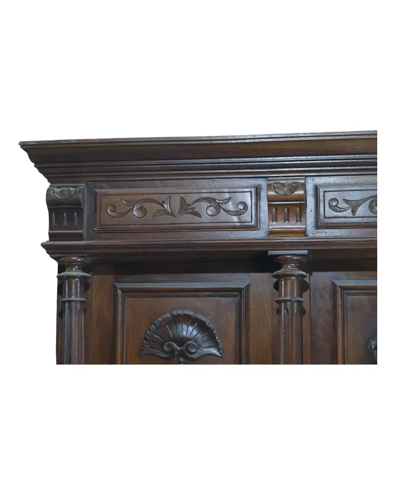 Mueble Neocastellano del Siglo XX con Caballero Tallado, Armarios y Vitrinas, Siglo XX · vista 5/7