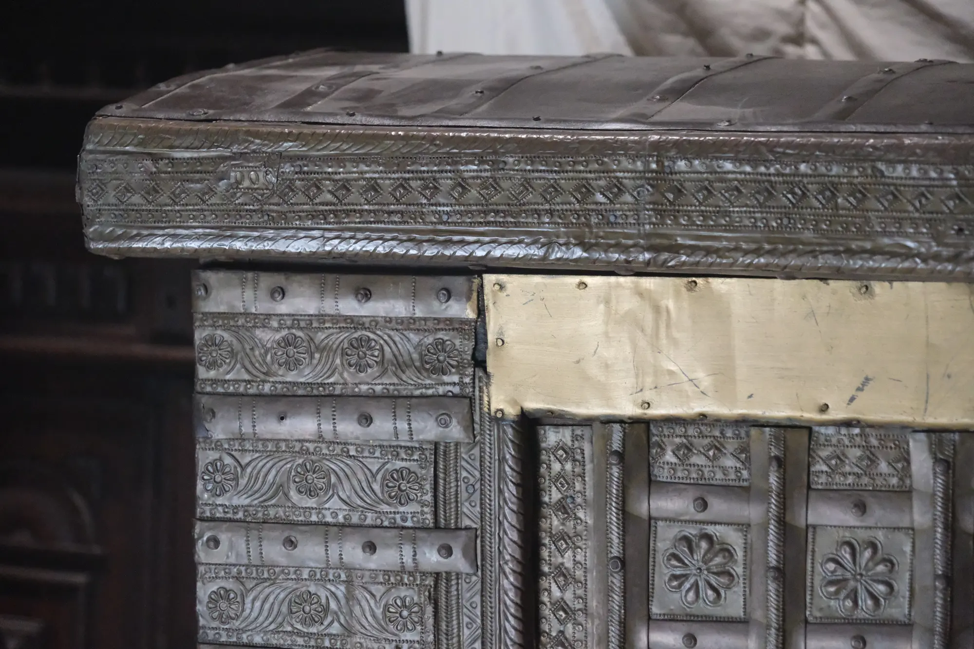 19th Century Chest from India with Elephant Drawings - 3/12