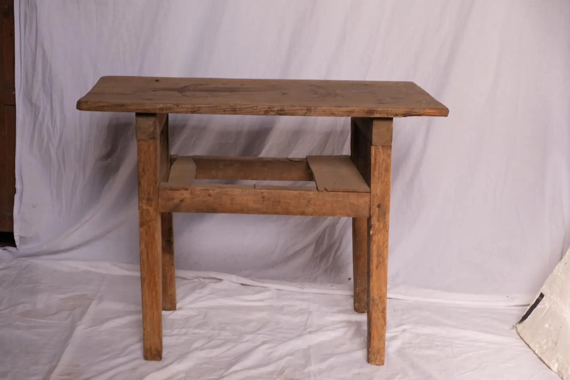 Mesa de Trabajo del Siglo XX en Madera Maciza