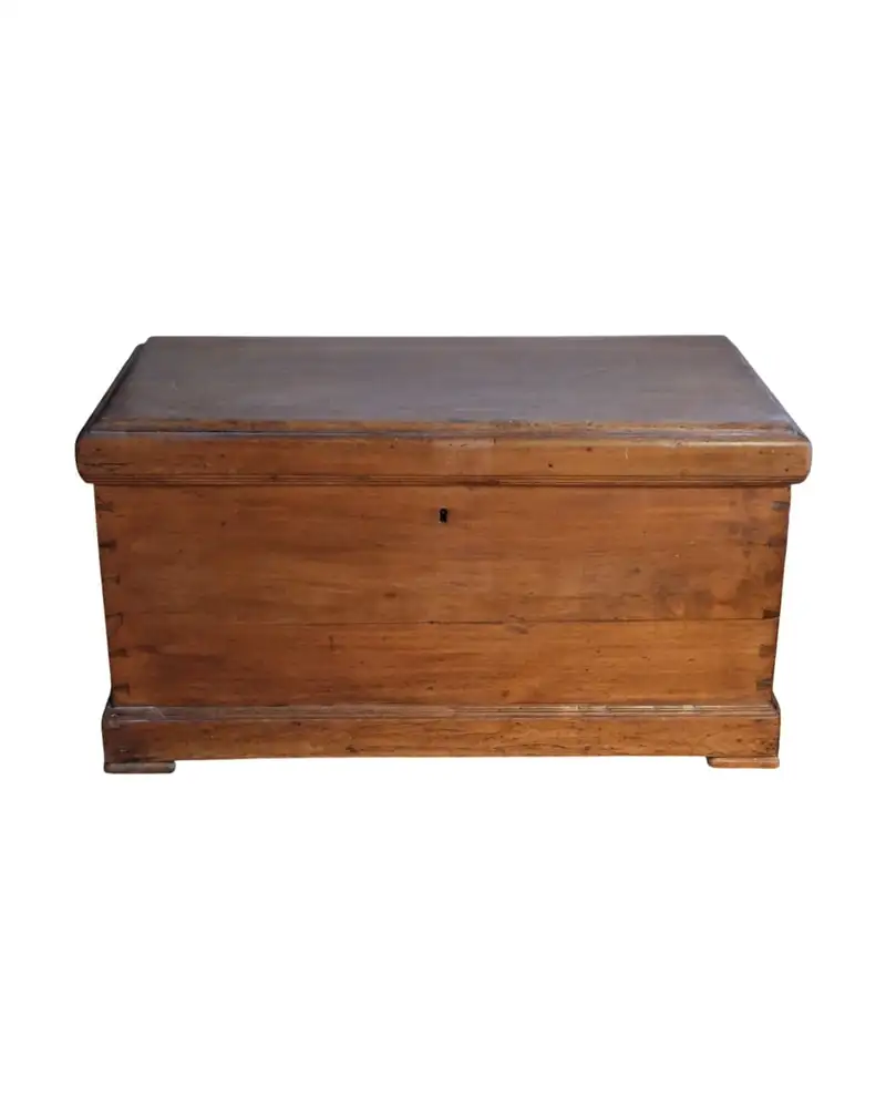 Arcón del Siglo XVIII en Madera Maciza
