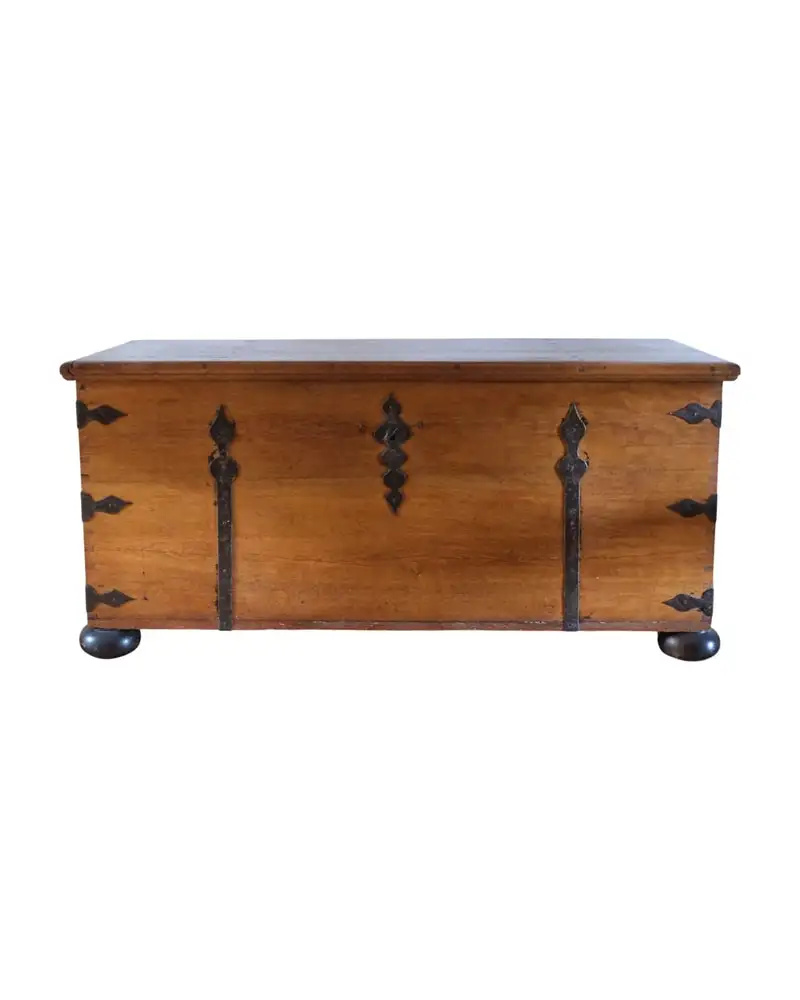 Baúl Holandés del Siglo XVII en Madera Maciza