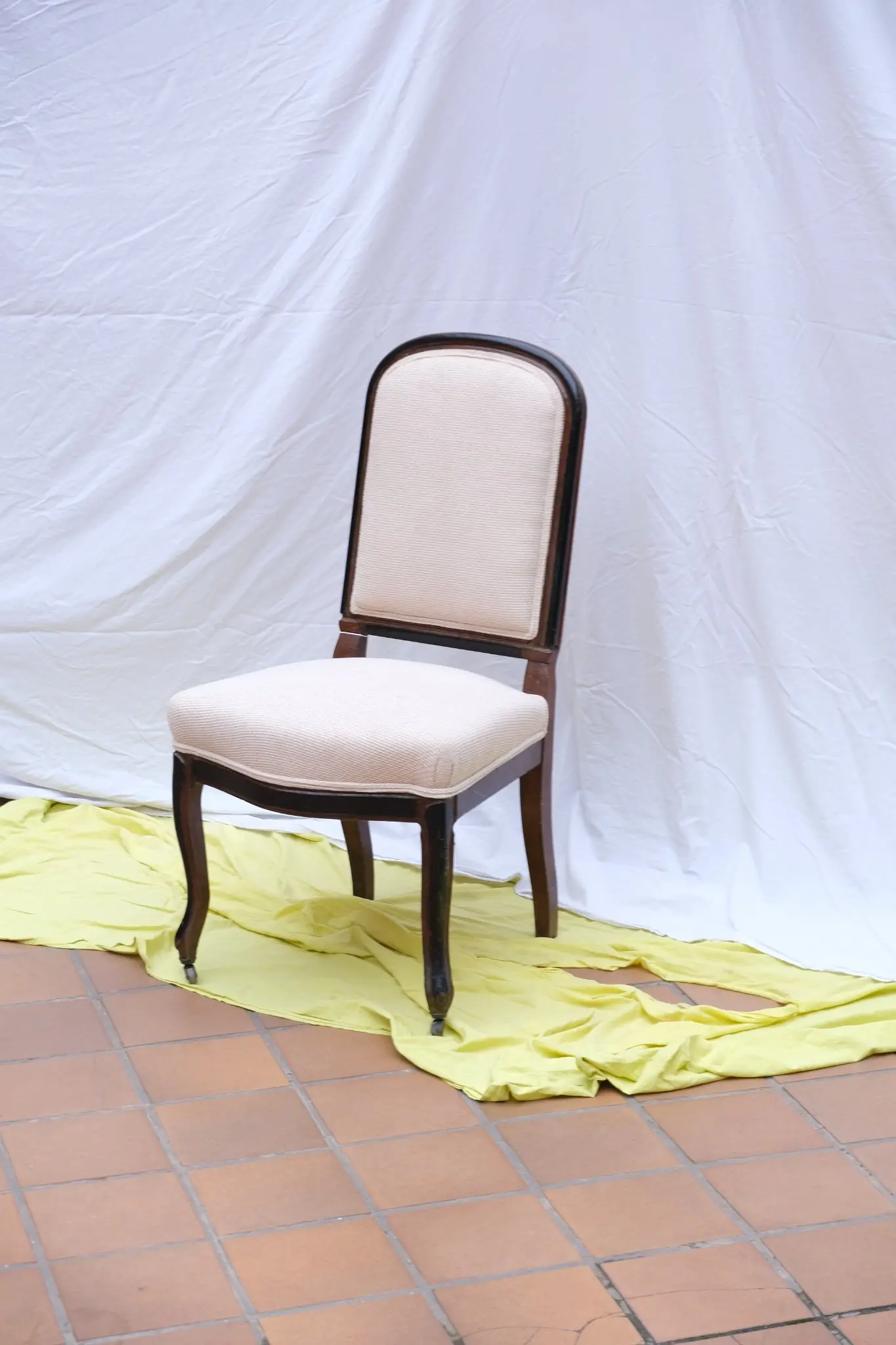Silla del Siglo XX con Patas Torneadas y Ruedas de Metal, Sillas y Asientos, Siglo XX · vista 2/6