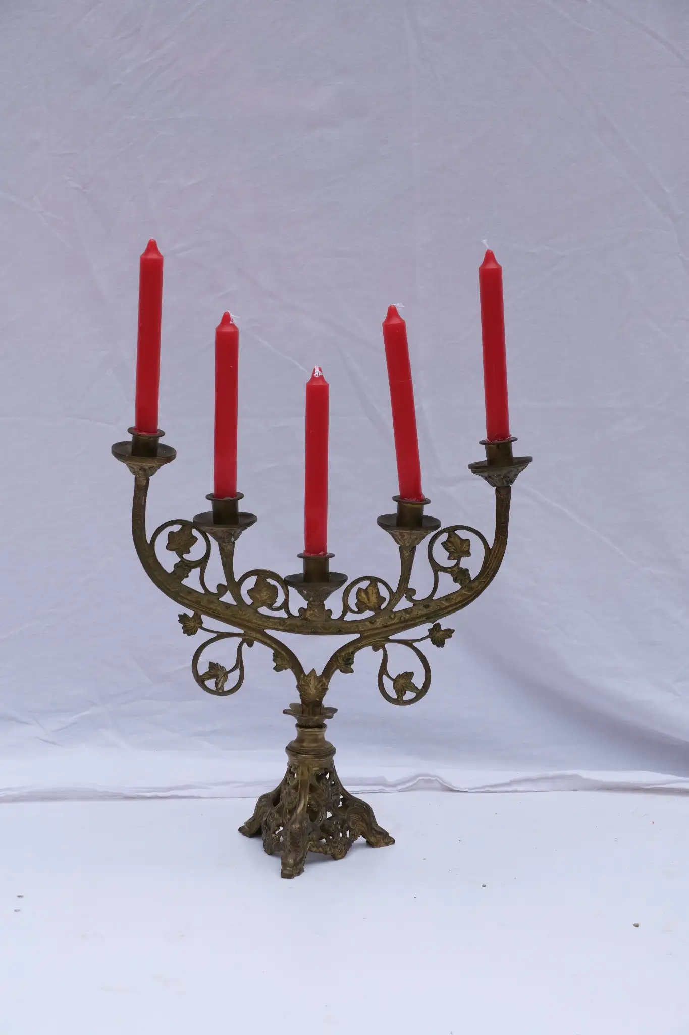Candelabro del Siglo XIX en Bronce con Detalles de Hojas