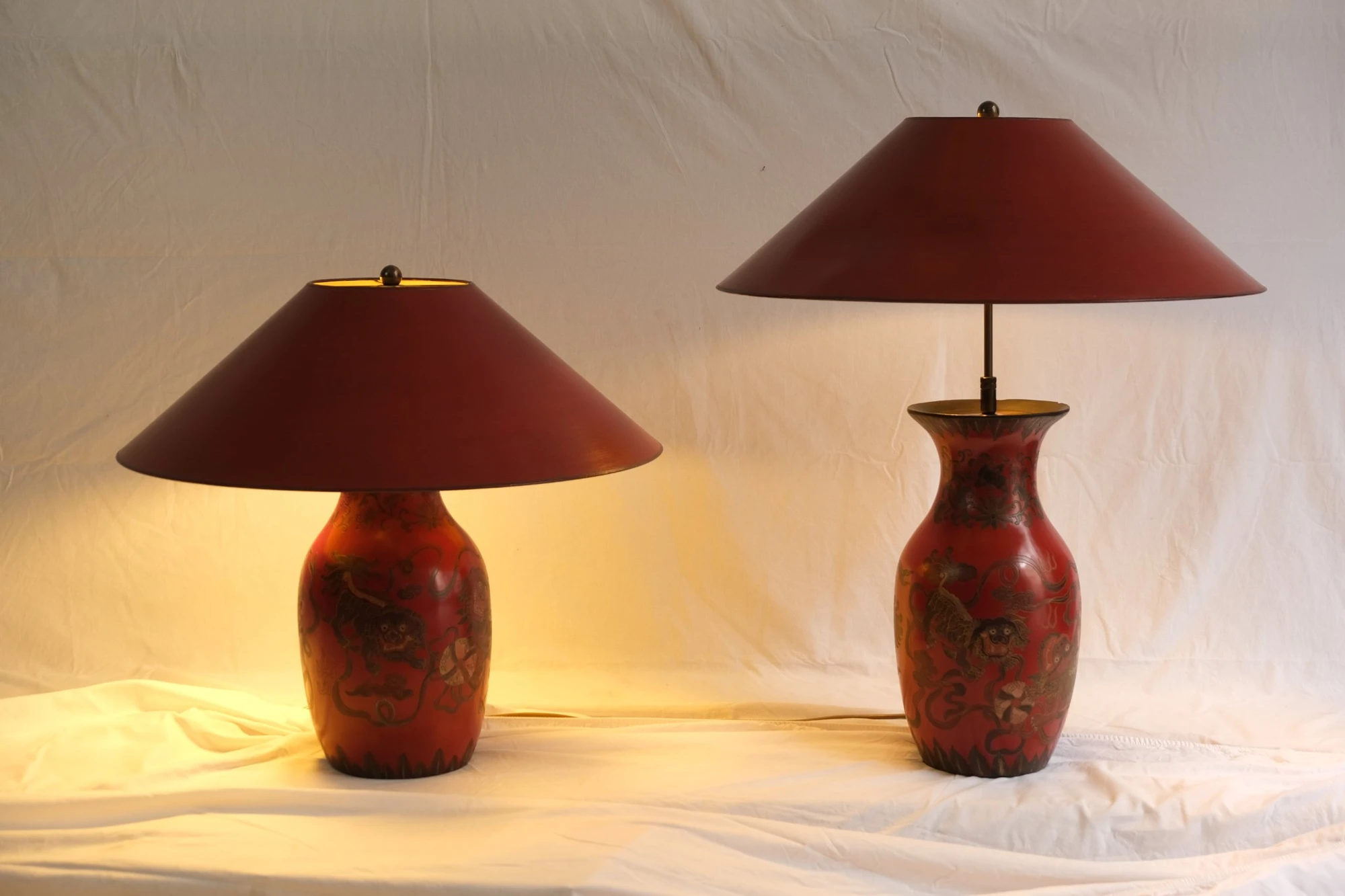 Lámparas de Mesa del Siglo XX en Cerámica Roja, Iluminación, Primera mitad del siglo XX