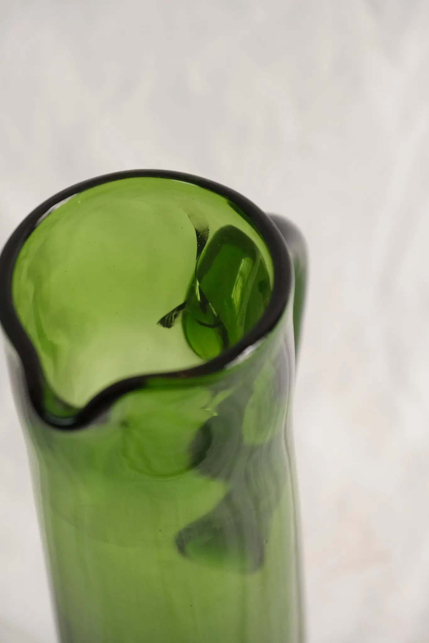 Jarra de Vidrio Verde del Siglo XX con Asa, Objetos Decorativos, Primera mitad del siglo XX · vista 5/5