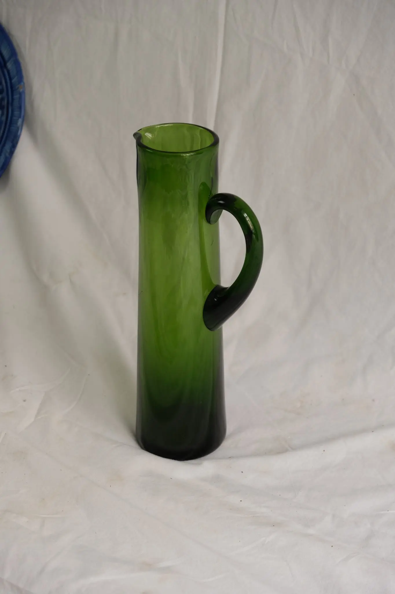 Jarra de Vidrio Verde del Siglo XX con Asa, Objetos Decorativos, Primera mitad del siglo XX · vista 2/5