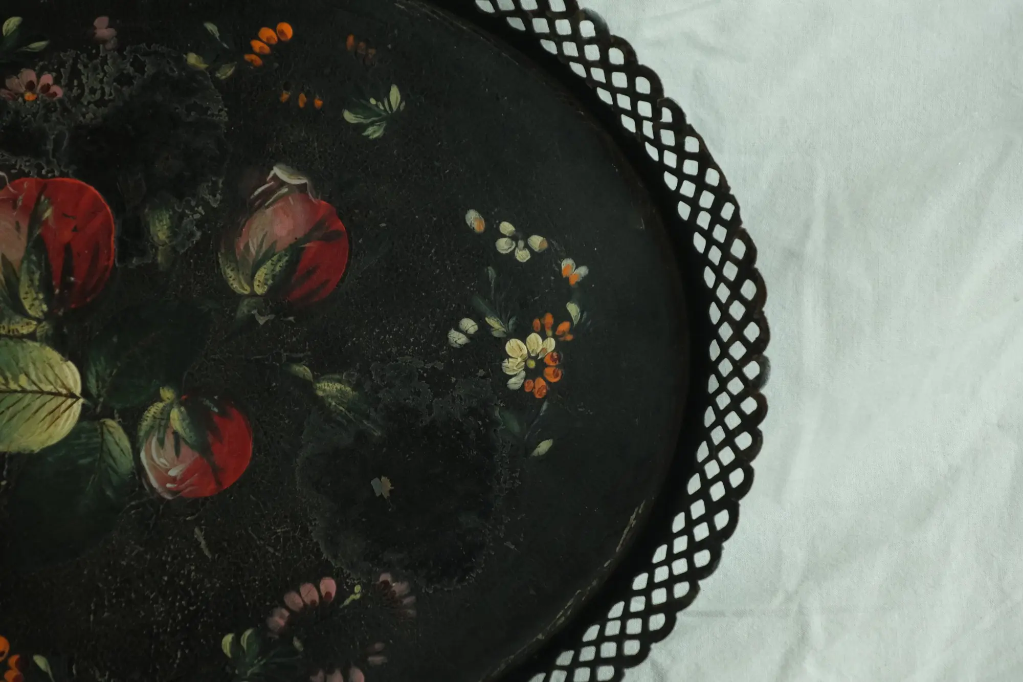 Bandeja Ovalada del Siglo XIX con Pintura Floral, Objetos Decorativos, Siglo XIX · vista 3/7
