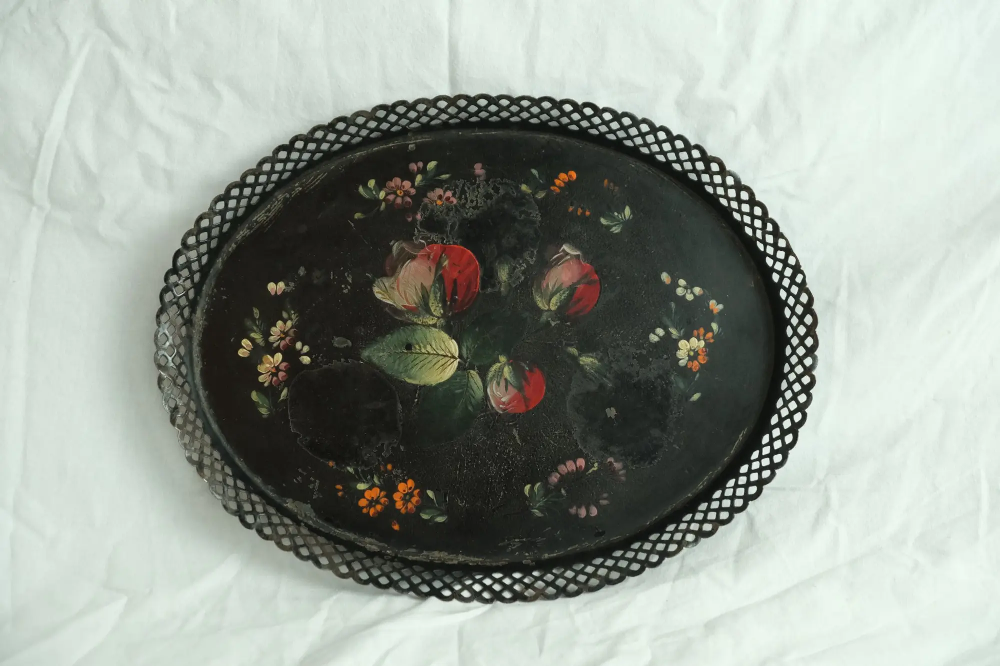 Bandeja Ovalada del Siglo XIX con Pintura Floral, Objetos Decorativos, Siglo XIX