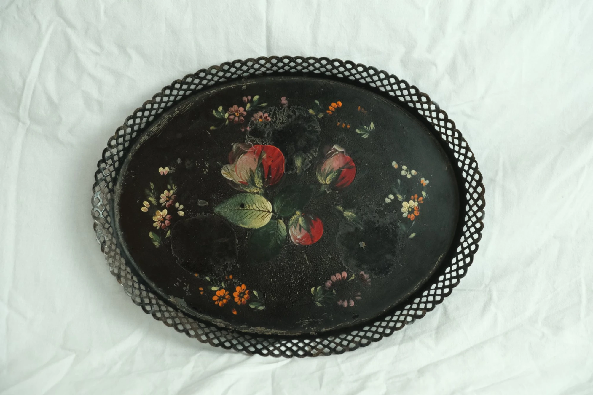 Bandeja Ovalada del Siglo XIX con Pintura Floral, Objetos Decorativos, Siglo XIX