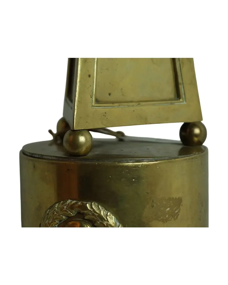 Obelisco de Bronce del Siglo XX con Inscripción, Objetos Decorativos, Primera mitad del siglo XX · vista 7/13