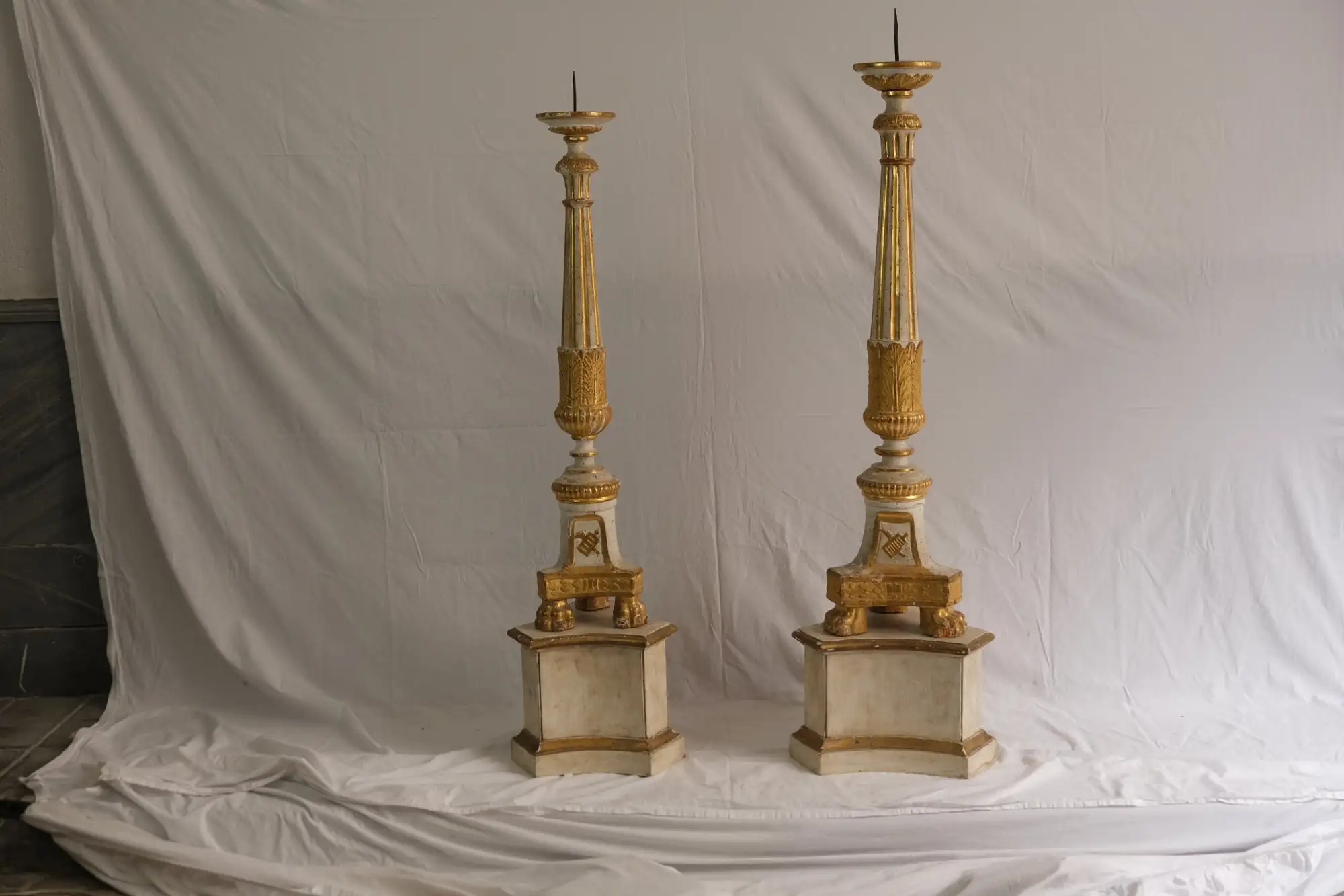 Candelabros del Siglo XIX en Madera Dorada