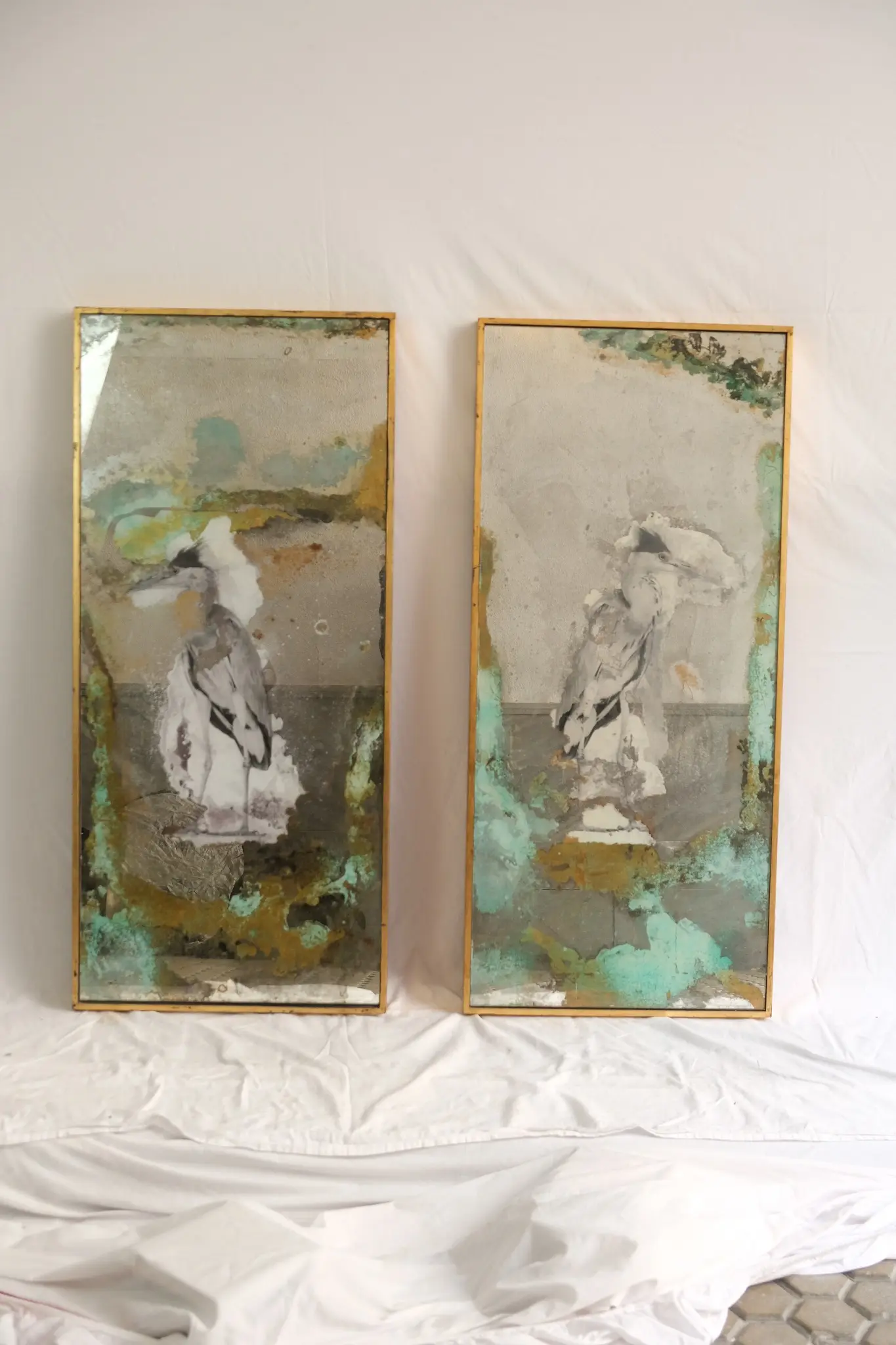 Espejos del Siglo XX con Marco Dorado y Detalles Abstractos, Espejos y Marcos, Primera mitad del siglo XX