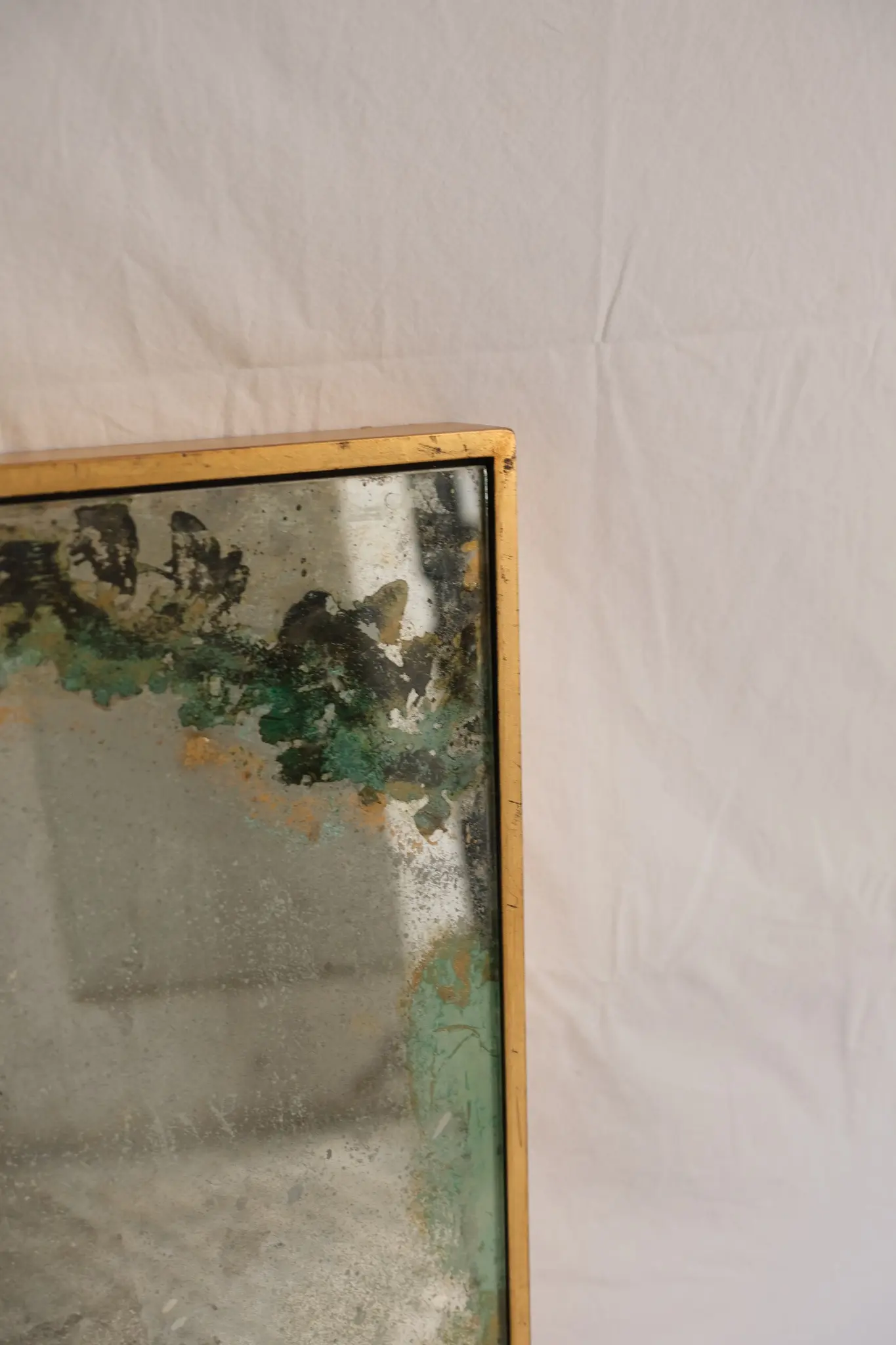 Espejos del Siglo XX con Marco Dorado y Detalles Abstractos, Espejos y Marcos, Primera mitad del siglo XX · vista 4/14