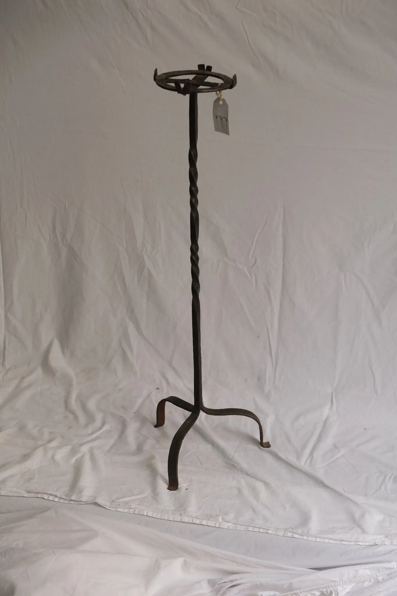 Soporte de Hierro del Siglo XIX con Diseño Torcido, Herrería y Metal, Siglo XIX · vista 2/7