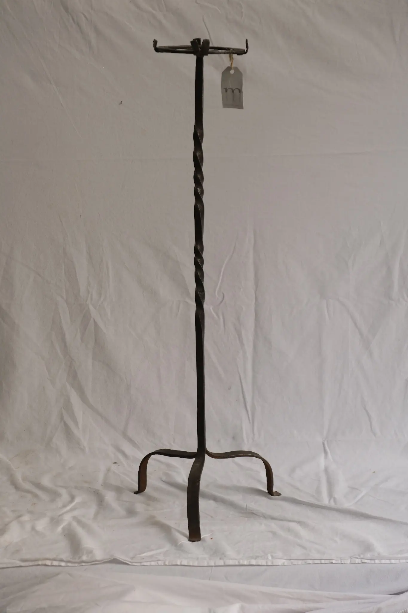 Soporte de Hierro del Siglo XIX con Diseño Torcido, Herrería y Metal, Siglo XIX