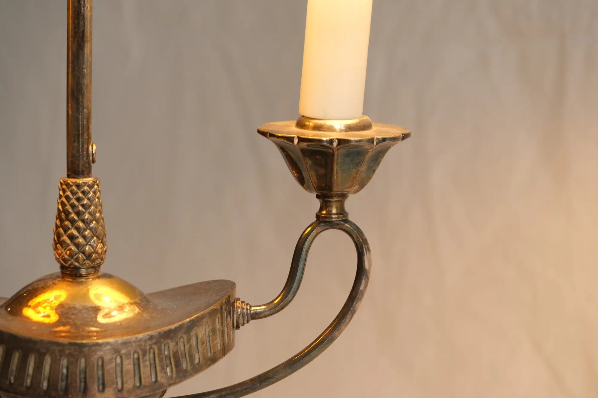 Lámpara de Mesa del Siglo XX en Metal Dorado con Pantallas, Iluminación, Primera mitad del siglo XX · vista 7/7