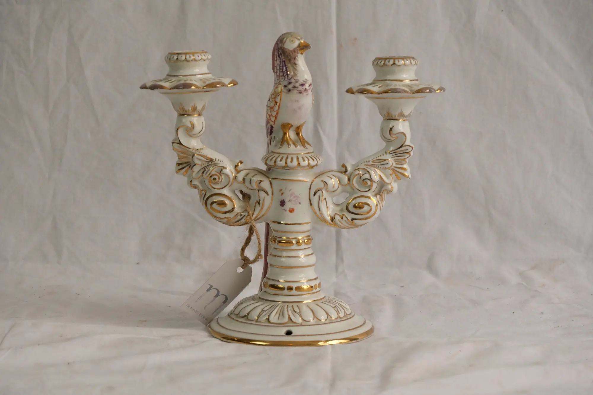 Candelabro del Siglo XIX con Figura de Ave en Porcelana, Iluminación, Siglo XIX