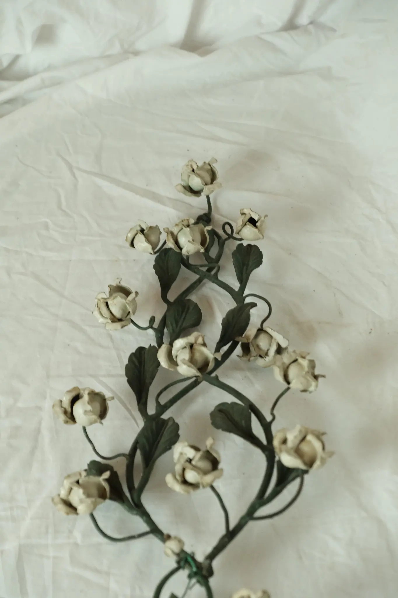 Aplique de Pared del Siglo XX en Hierro Forjado y Flores, Iluminación, Primera mitad del siglo XX · vista 3/7